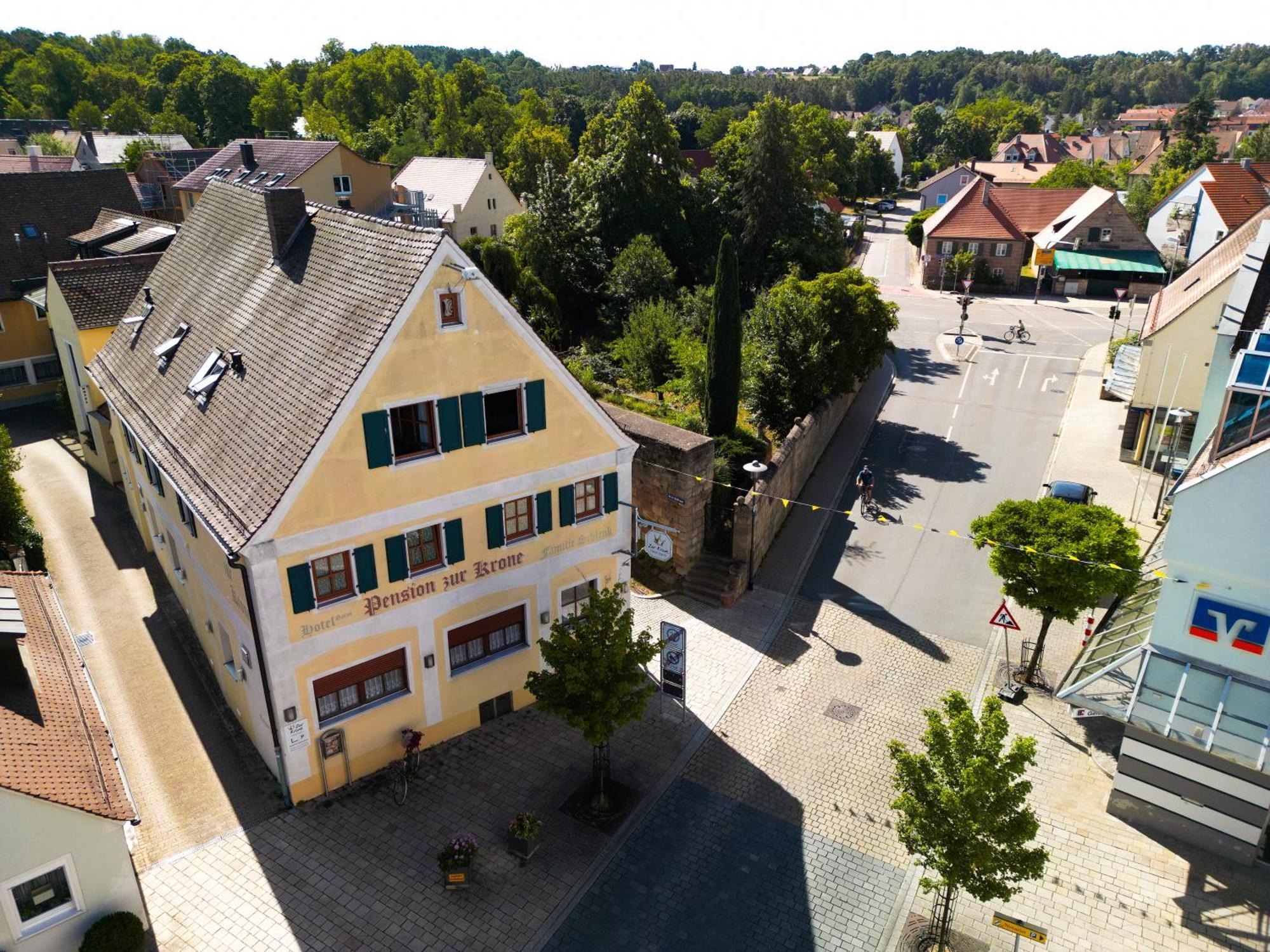 Hotel Garni Und Apartments Zur Krone Гільпольтштайн Екстер'єр фото